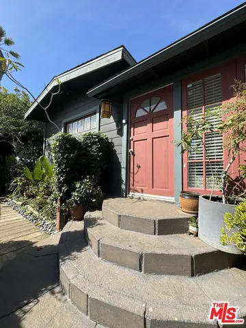 $5,795 | 575 Grand Boulevard, Unit A, Venice, CA 90291