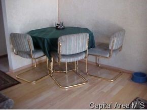 2325 Sutherland Road Springfield, IL 62702 - Photo 4 of 7