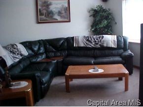 2325 Sutherland Road Springfield, IL 62702 - Photo 5 of 7