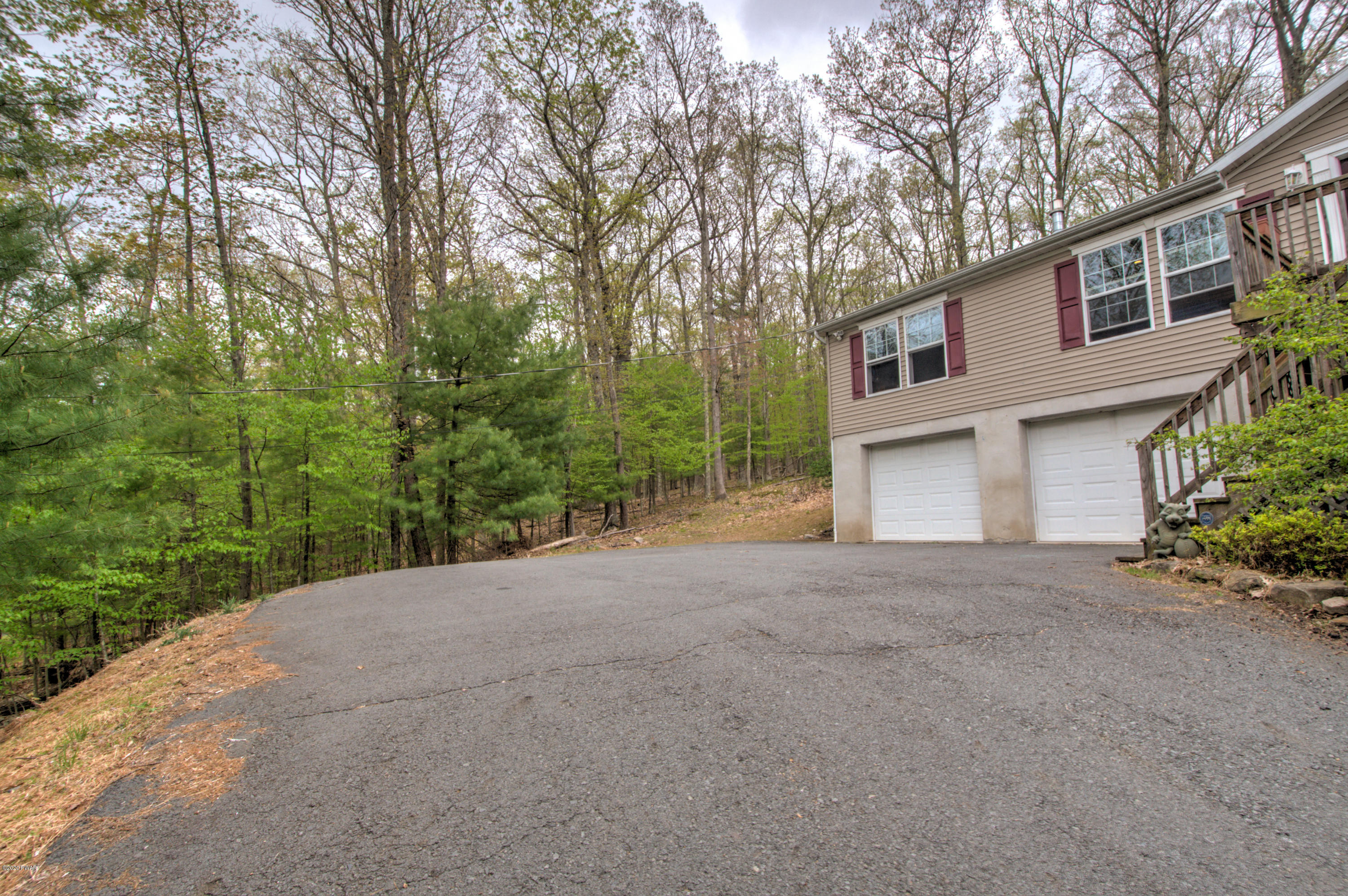 112 Cedar Ridge Road Hawley, PA 18428 - Photo 26 of 37 26-Exterior parking