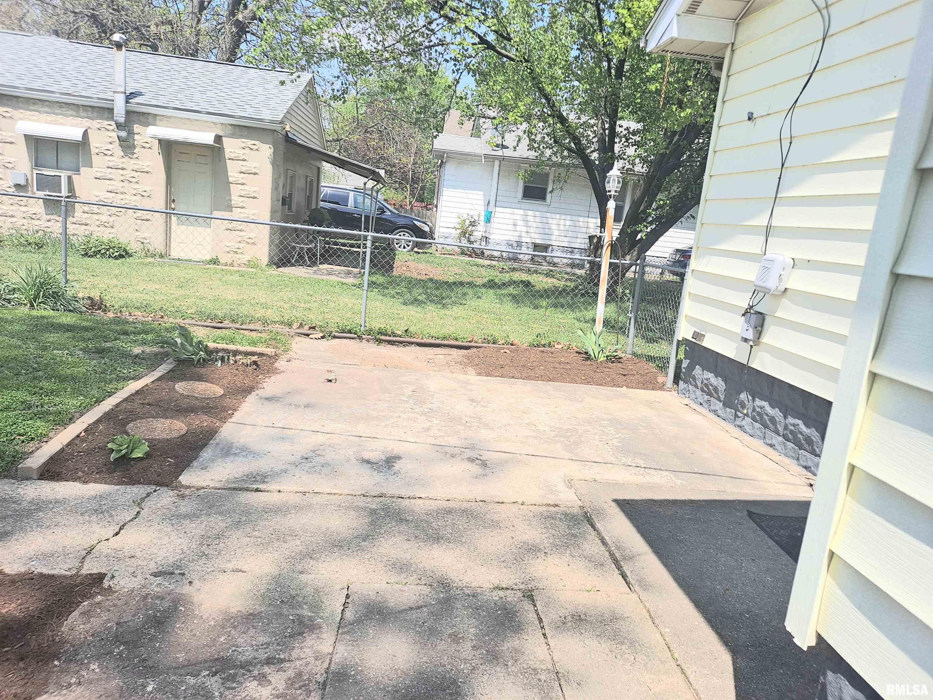 2221 South 6th Street Springfield, IL 62703 - Photo 17 of 18