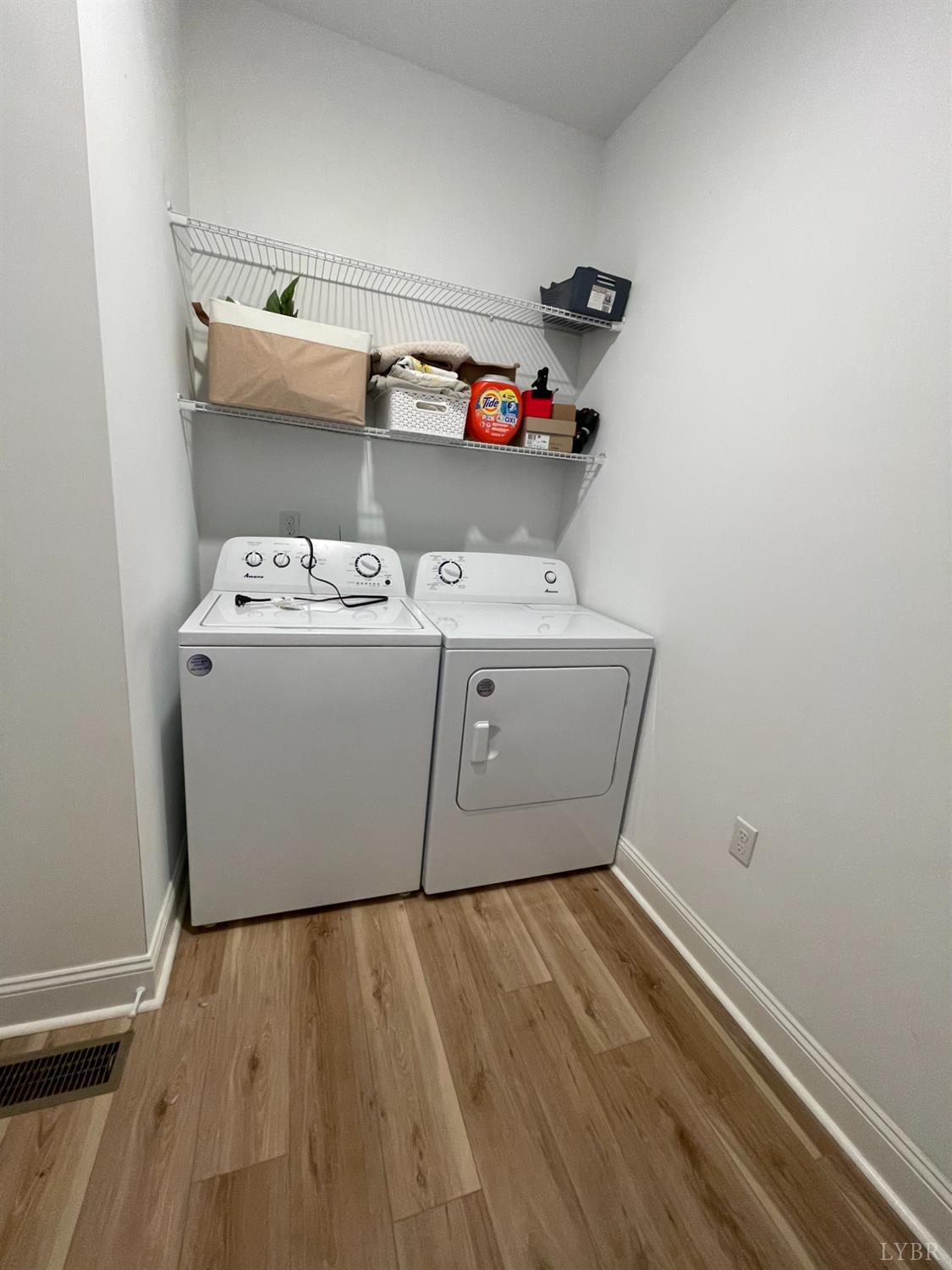 708 Grove Street Bedford, VA 24523 - Photo 19 of 22 a utility room with washer and dryer