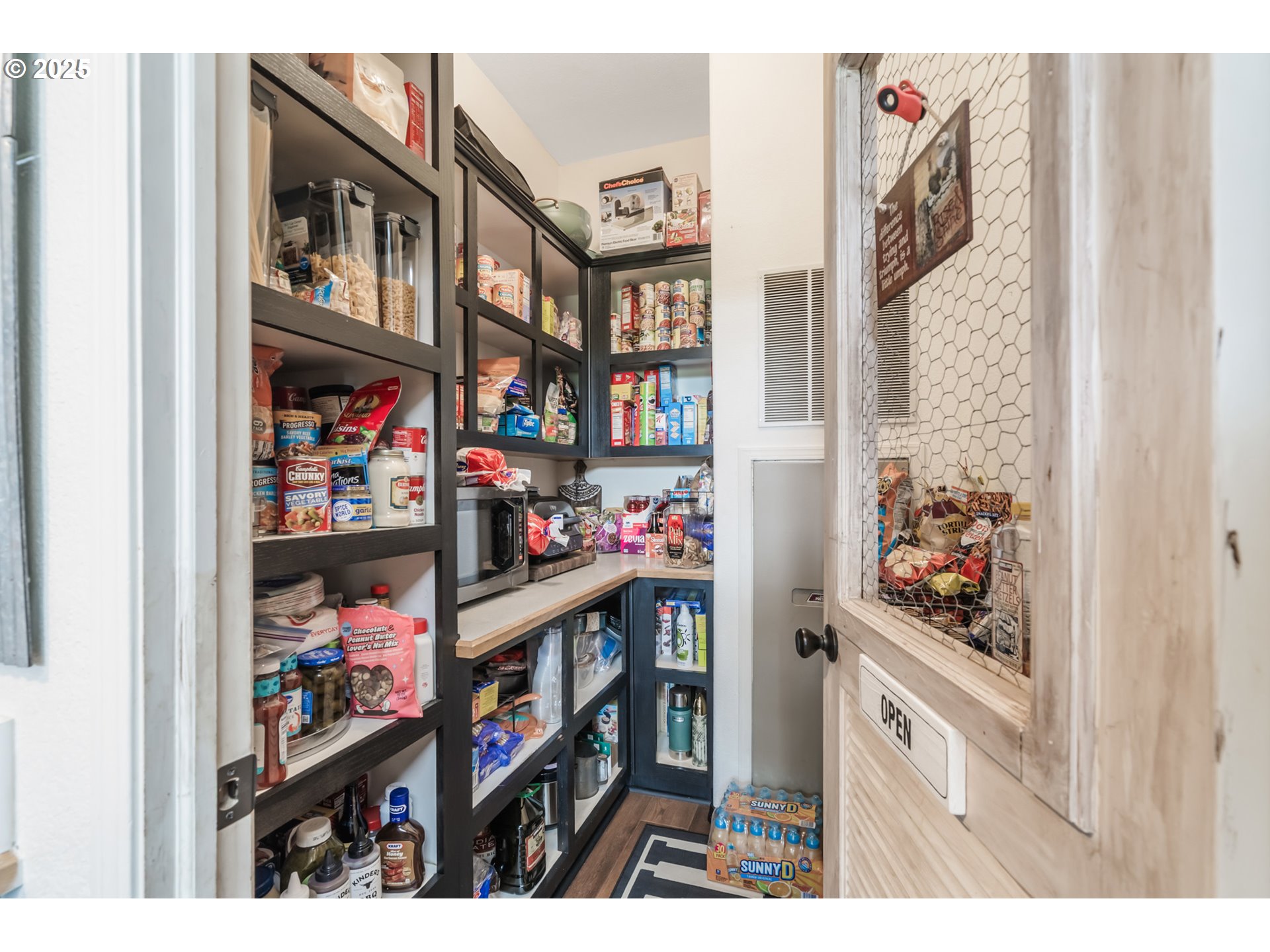 7400 South Prairie Road Tillamook, OR 97141 - Photo 13 of 47 Pantry