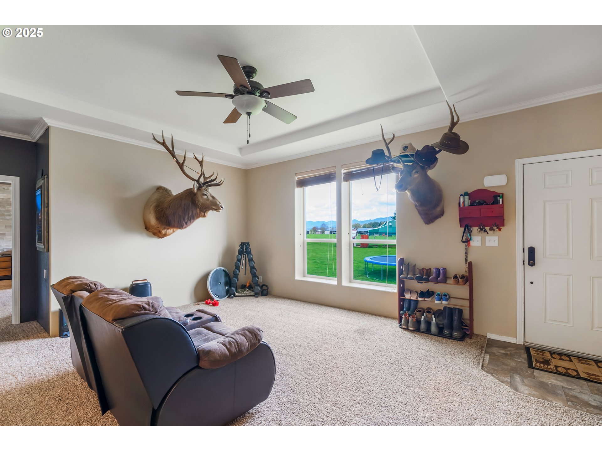 7400 South Prairie Road Tillamook, OR 97141 - Photo 36 of 47 Living Room
