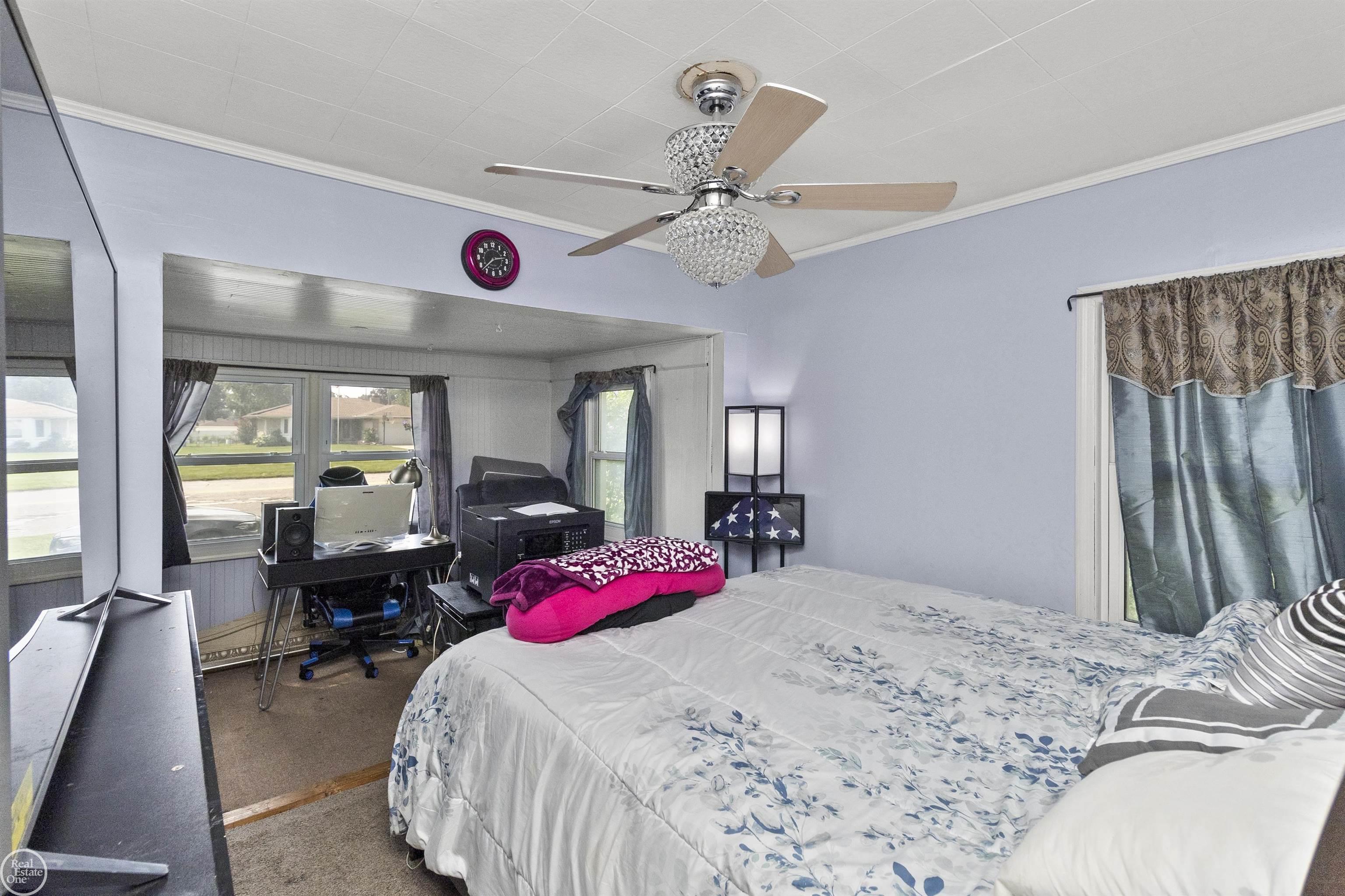 10218 Wayne Road Livonia, MI 48150 - Photo 22 of 43 50120576-21.JPG