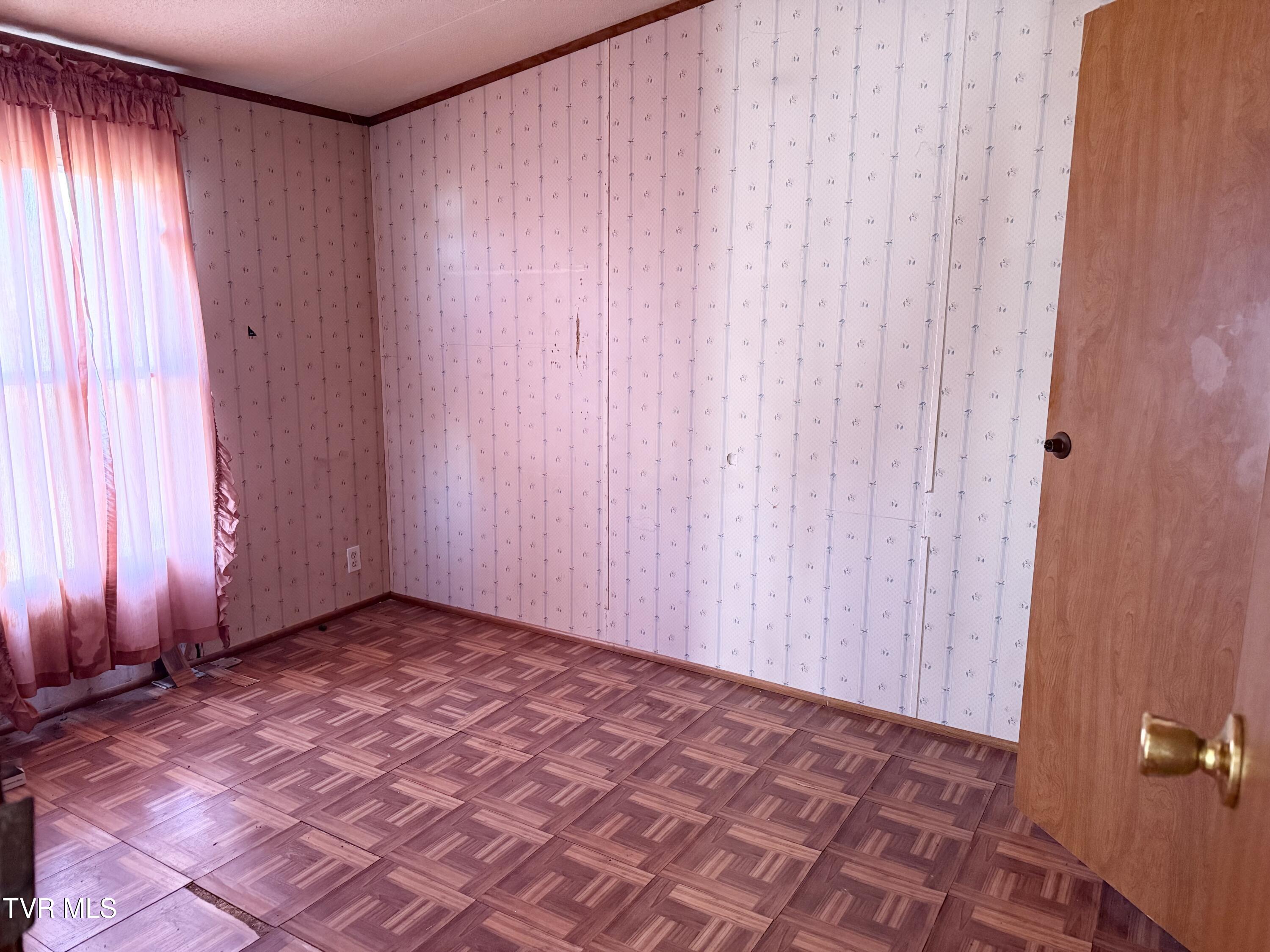 704 Weems Chapel Road Mosheim, TN 37818 - Photo 9 of 46 IMG_3025