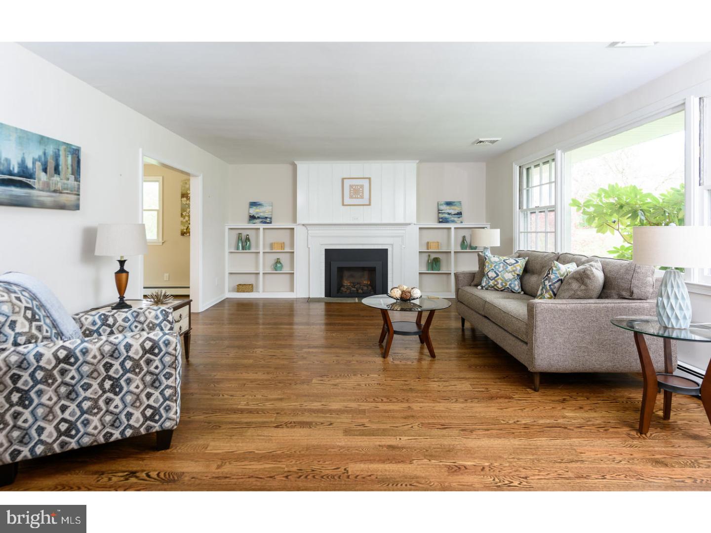 235 Yale Road Wayne, PA 19087 - Photo 3 of 25 Living Room