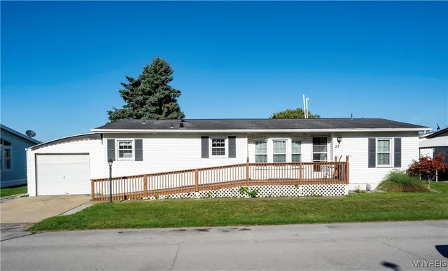 $99,000 | 25 Parkside Circle, Cheektowaga, NY 14227