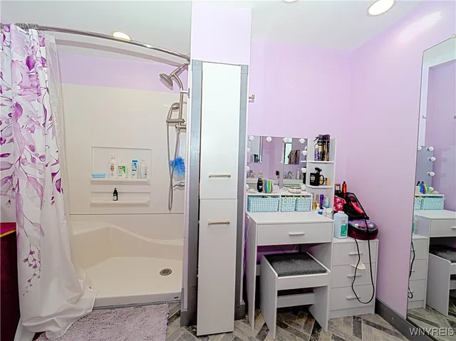 $99,000 | 25 Parkside Circle, Cheektowaga, NY 14227