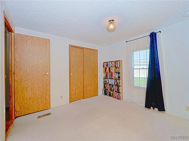 $99,000 | 25 Parkside Circle, Cheektowaga, NY 14227