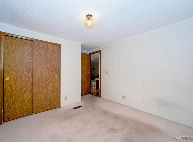 $99,000 | 25 Parkside Circle, Cheektowaga, NY 14227