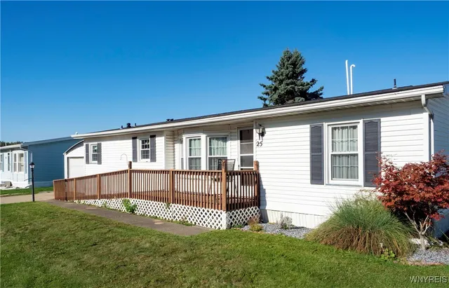 $99,000 | 25 Parkside Circle, Cheektowaga, NY 14227
