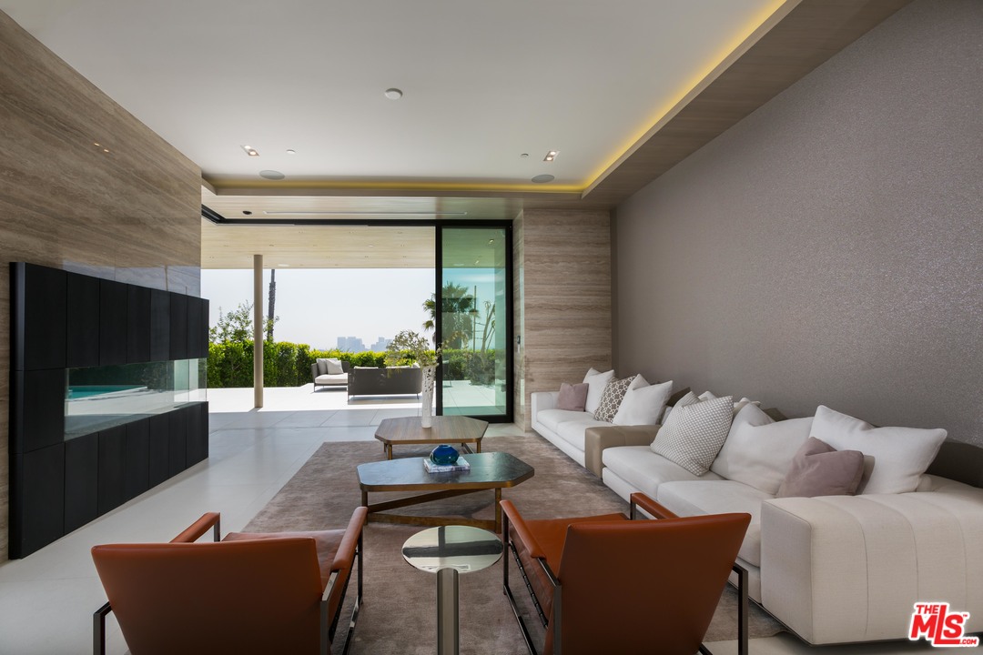 1251 Shadow Hill Way Beverly Hills, CA 90210 - Photo 11 of 42