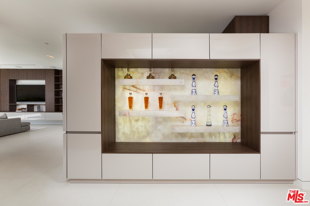 1251 Shadow Hill Way Beverly Hills, CA 90210 - Photo 18 of 42