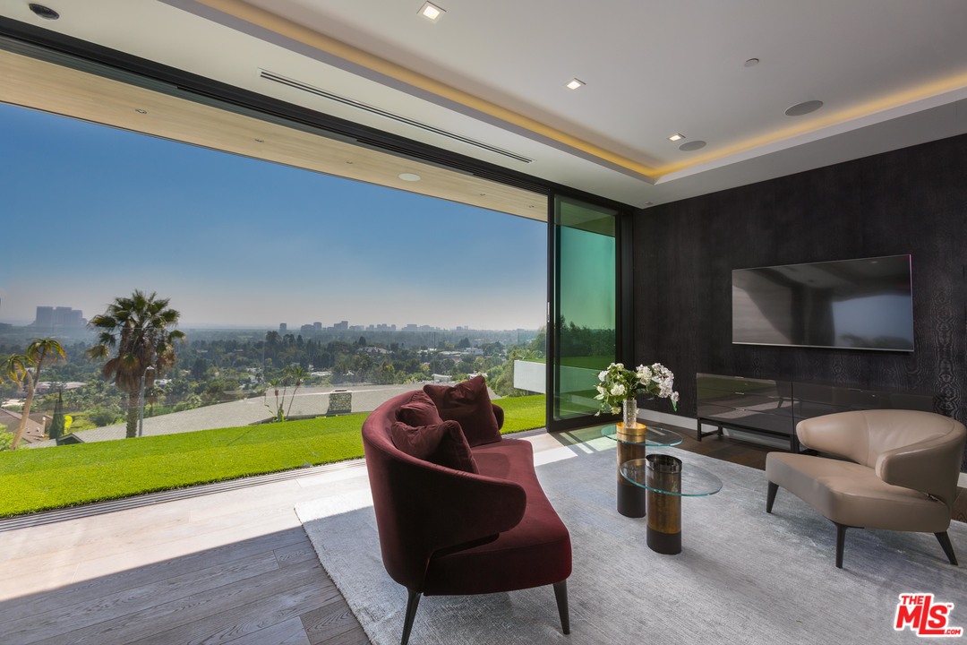 1251 Shadow Hill Way Beverly Hills, CA 90210 - Photo 25 of 42