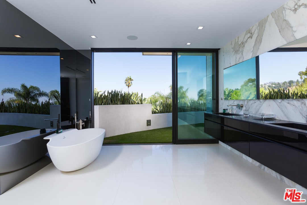 1251 Shadow Hill Way Beverly Hills, CA 90210 - Photo 28 of 42