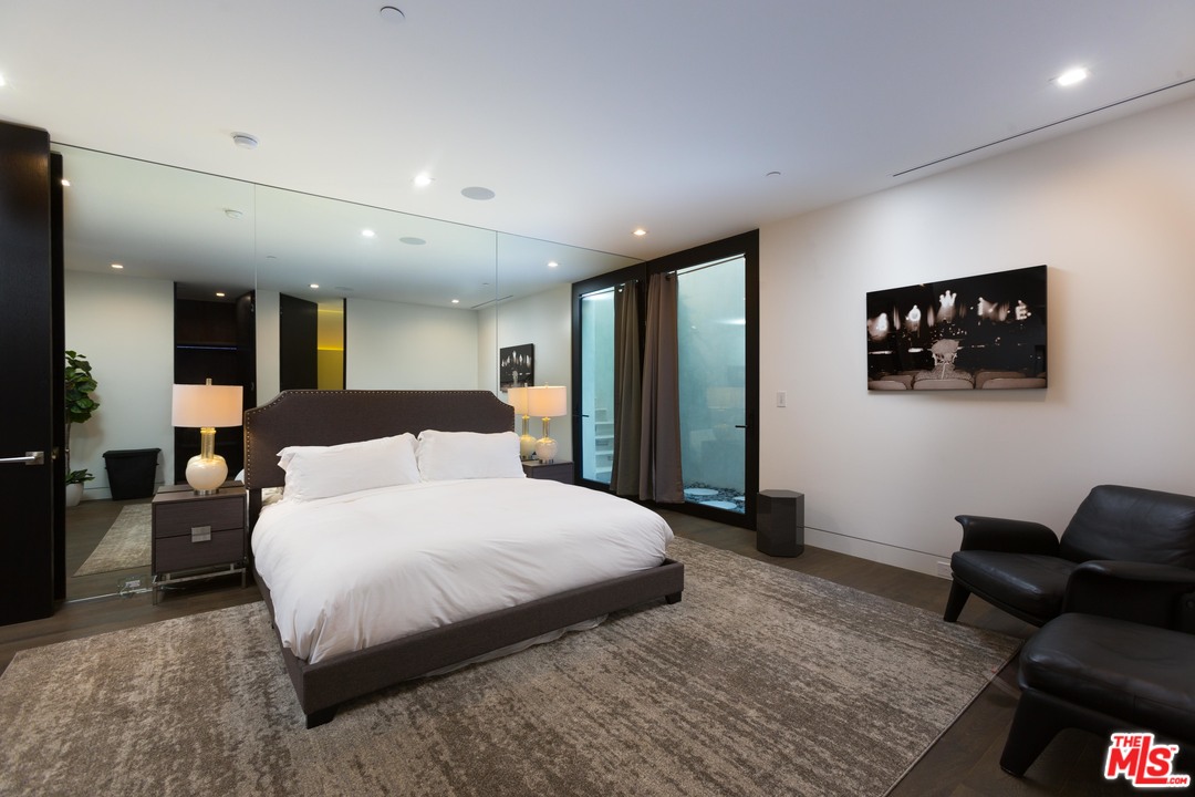 1251 Shadow Hill Way Beverly Hills, CA 90210 - Photo 32 of 42