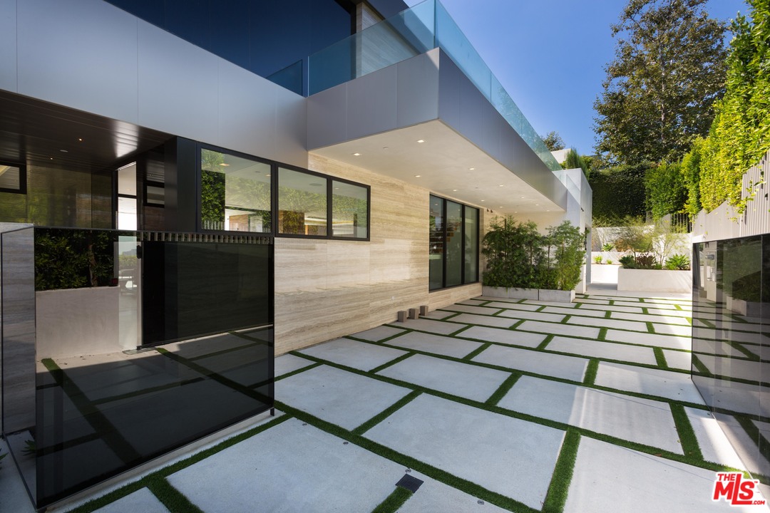 1251 Shadow Hill Way Beverly Hills, CA 90210 - Photo 5 of 42