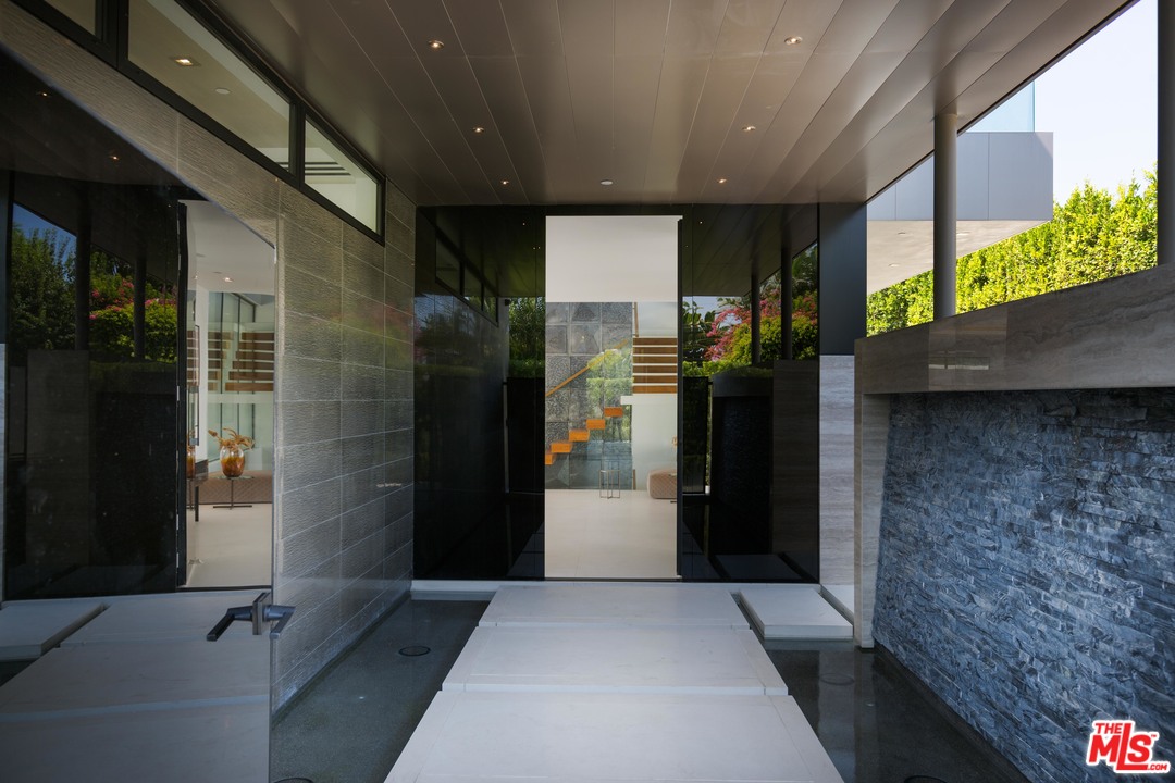 1251 Shadow Hill Way Beverly Hills, CA 90210 - Photo 7 of 42