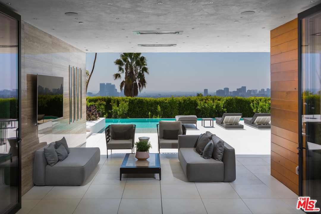 1251 Shadow Hill Way Beverly Hills, CA 90210 - Photo 9 of 42