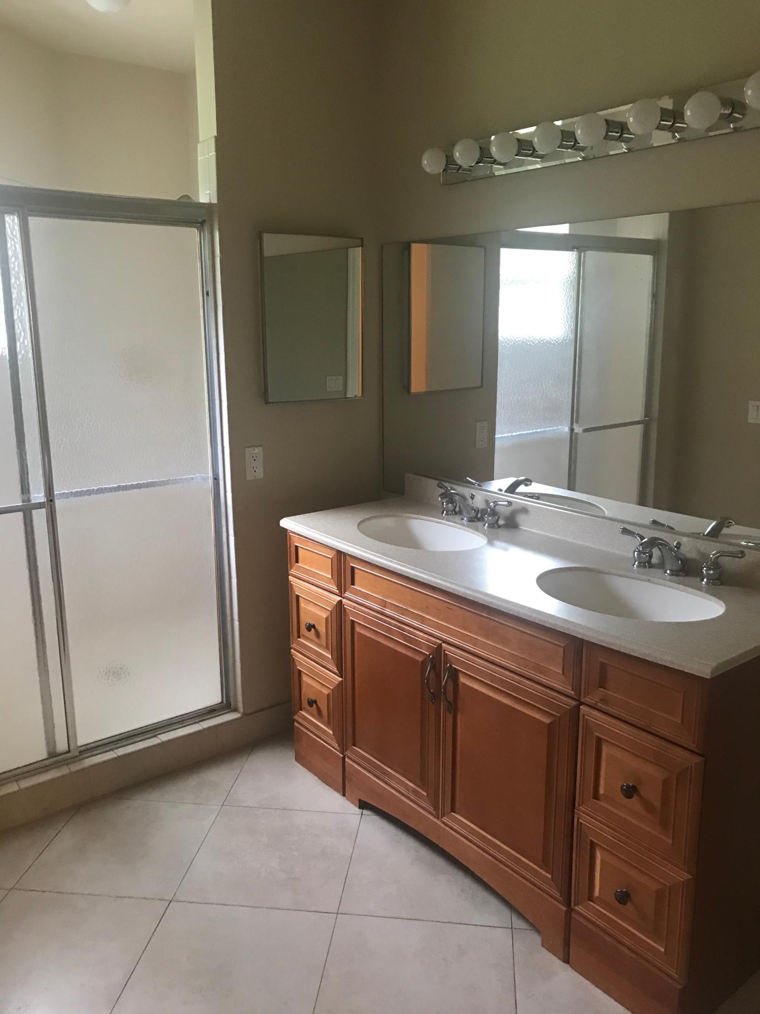6506 Via Regina Boca Raton, FL 33433 - Photo 5 of 6 Bathroom