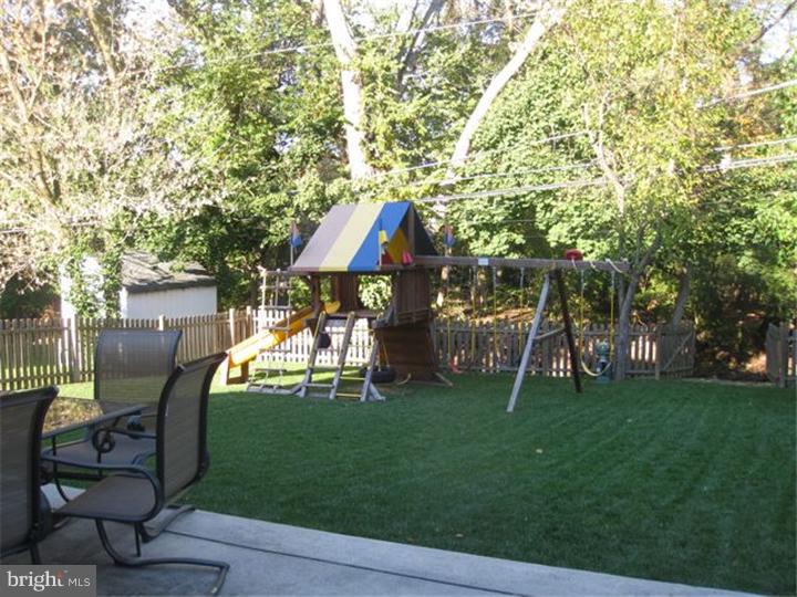 1805 Earlington Road Havertown, PA 19083 - Photo 21 of 25 Back Yard