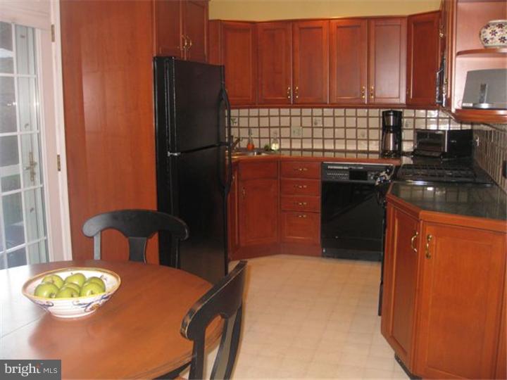 1805 Earlington Road Havertown, PA 19083 - Photo 7 of 25 Kitchen