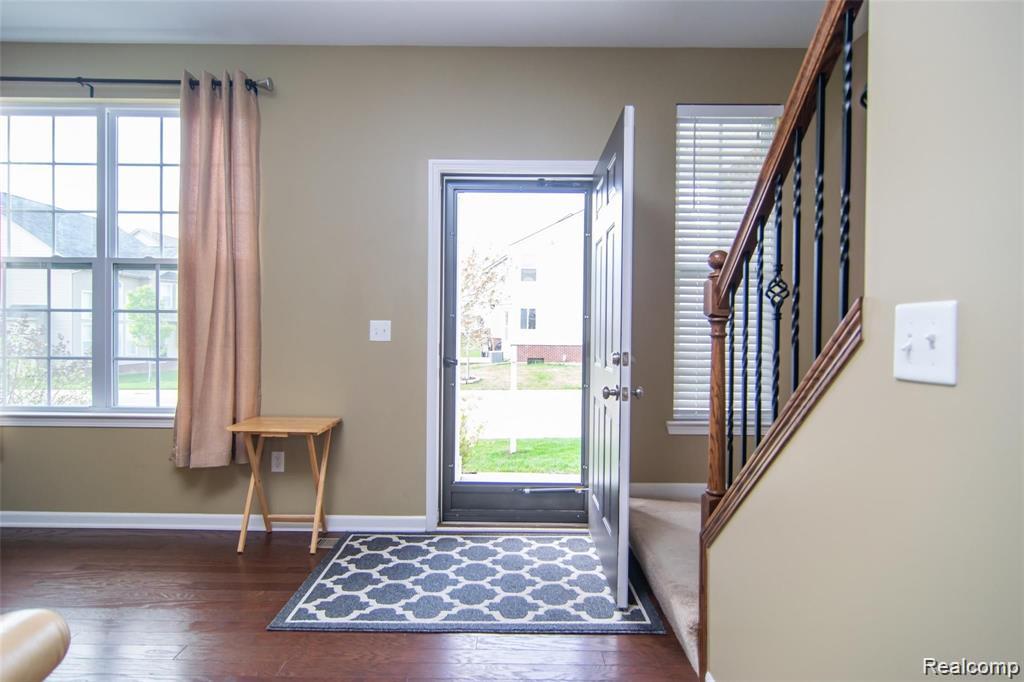 51171 Brompton Novi, MI 48374 - Photo 2 of 20