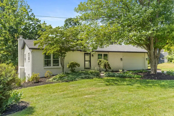 $349,900 | 86 7 Mile Road Northeast, Comstock Park, MI 49321