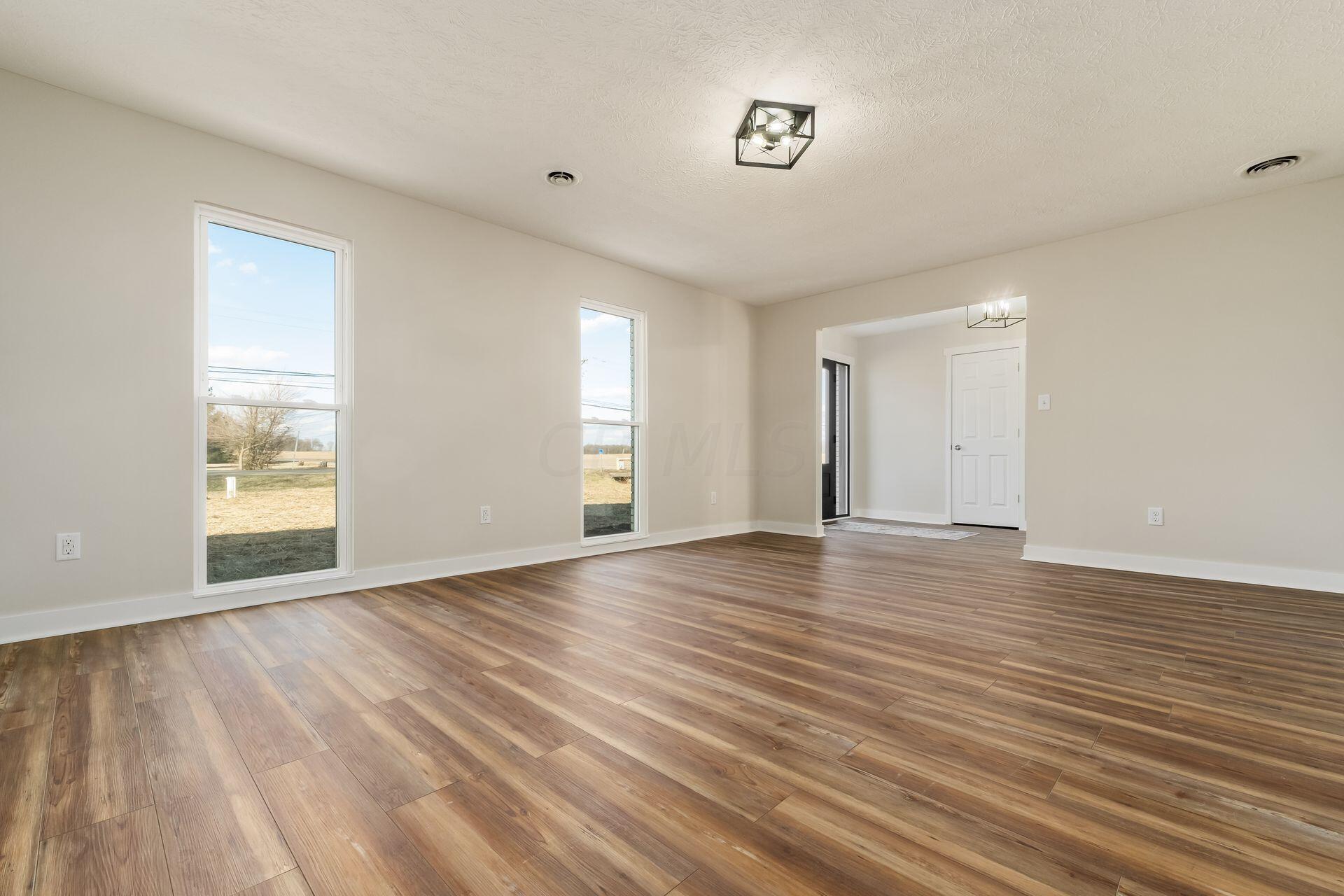 1195 Dunkle Road Circleville, OH 43113 - Photo 6 of 29 5