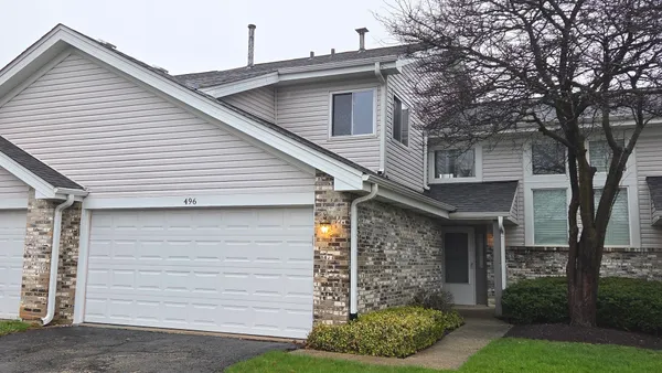 $315,000 | 496 Stone Gate Circle, Schaumburg, IL 60193