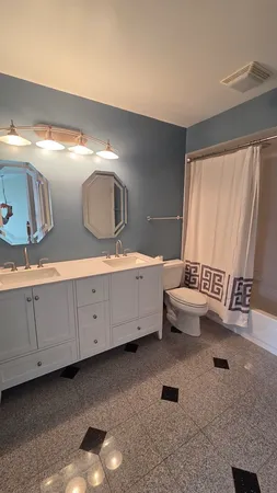 $315,000 | 496 Stone Gate Circle, Schaumburg, IL 60193