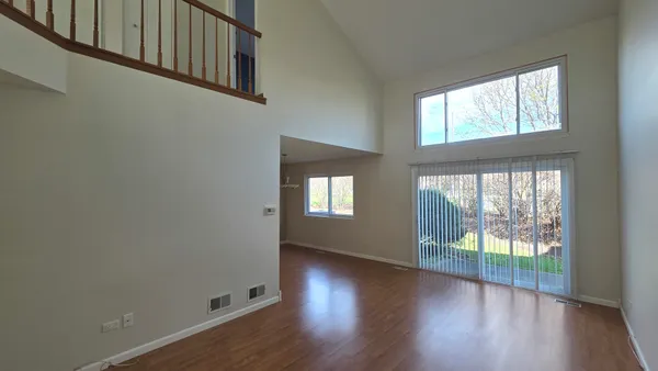 $315,000 | 496 Stone Gate Circle, Schaumburg, IL 60193