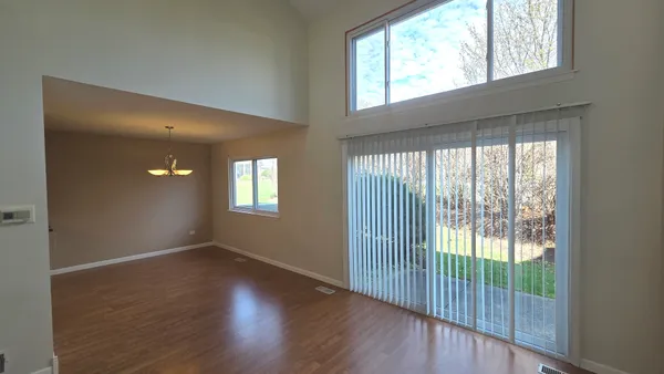 $315,000 | 496 Stone Gate Circle, Schaumburg, IL 60193