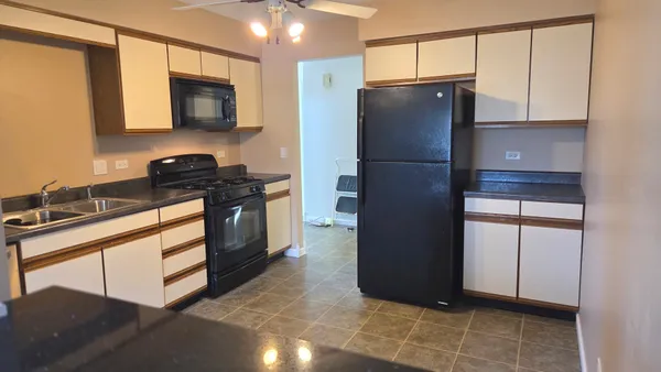 $315,000 | 496 Stone Gate Circle, Schaumburg, IL 60193
