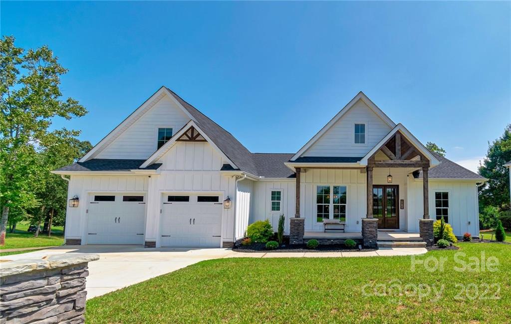 1184 Players Ridge Road Hickory, NC 28601 - Photo 1 of 48 Gallery Image 1