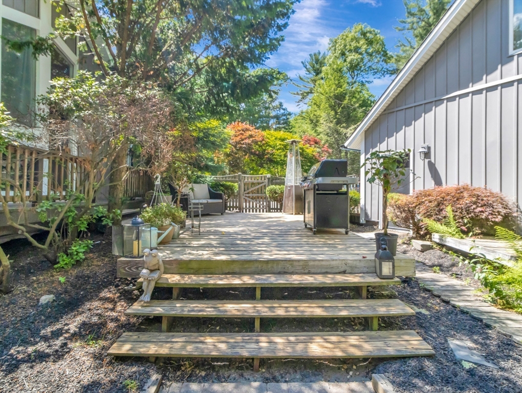 10 Mountain Road Easton, MA 02356 - Photo 11 of 42