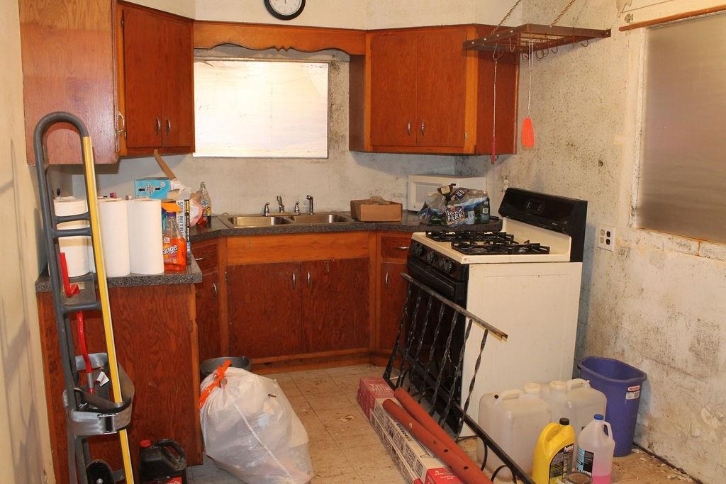 618 New Castle Road Butler, PA 16001 - Photo 3 of 15