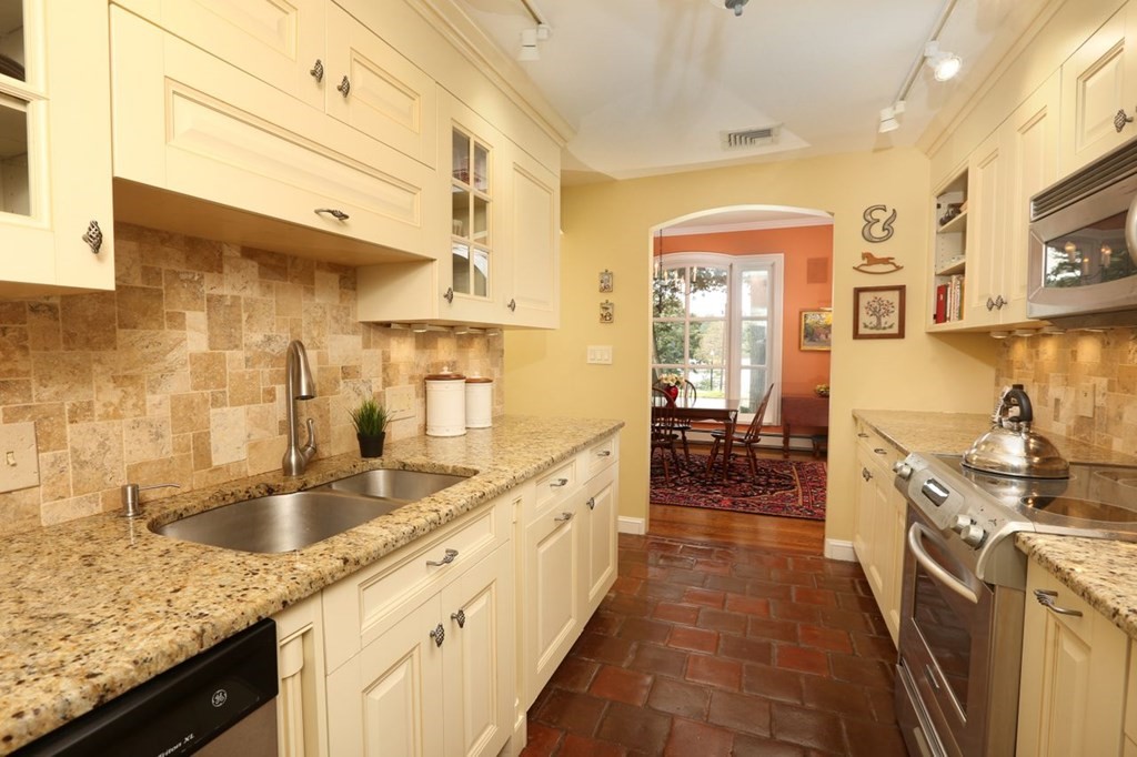 100 Pond Street, Unit 5 Boston, MA 02130 - Photo 7 of 34