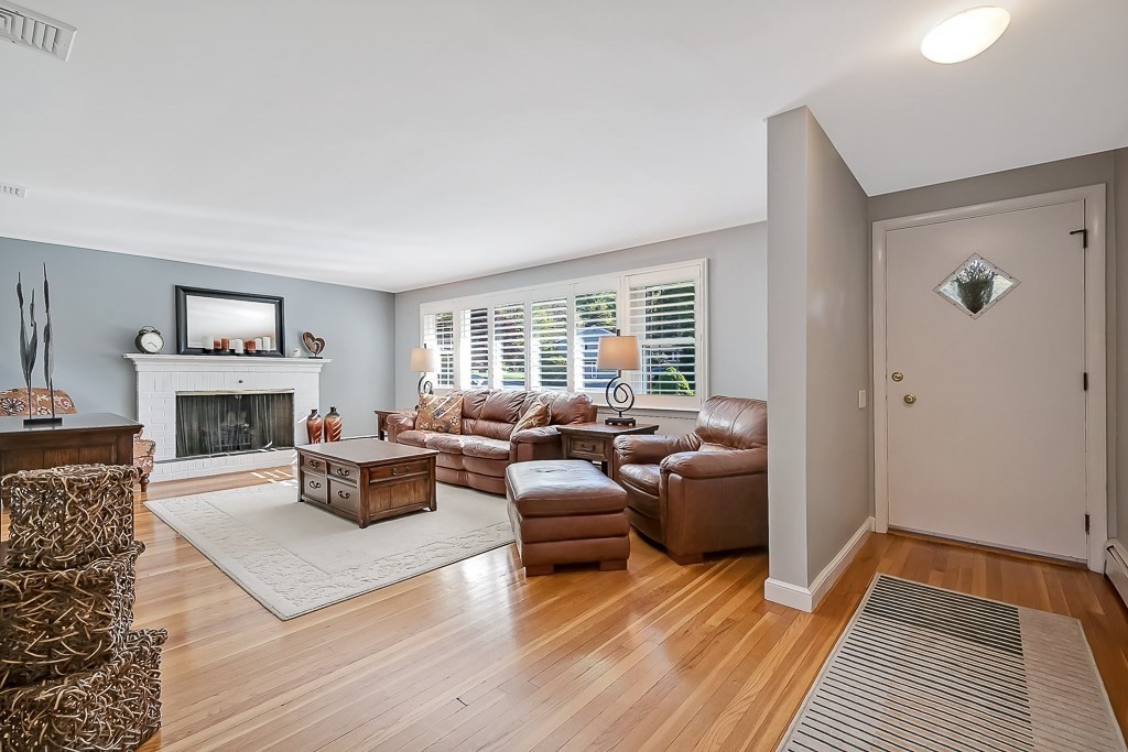 14 Red Coat Road Framingham, MA 01701 - Photo 1 of 42 Gallery Image 1