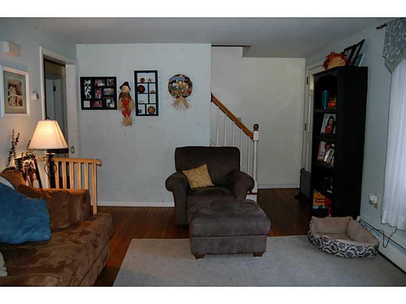 230 Ferry Road Lisbon, ME 04250 - Photo 19 of 32 Living Room.
