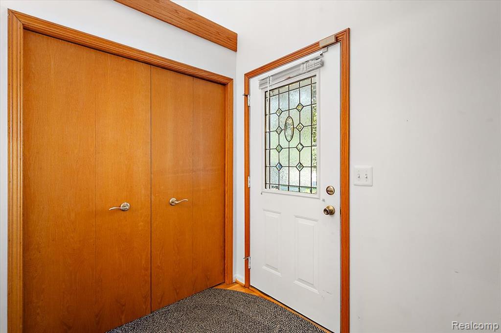 6583 Ridgeview Drive Clarkston, MI 48346 - Photo 8 of 65
