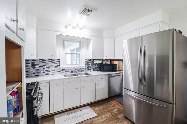$284,100 | 181 South Main Street, Mount Wolf, PA 17347