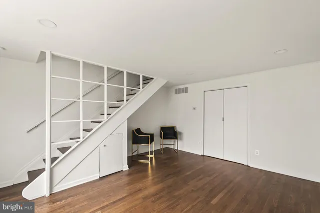 $2,897 | 10725 Maple Street, Fairfax, VA 22030