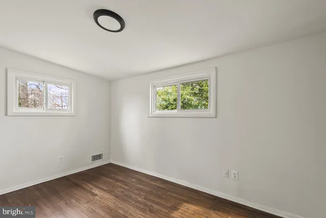 $2,897 | 10725 Maple Street, Fairfax, VA 22030