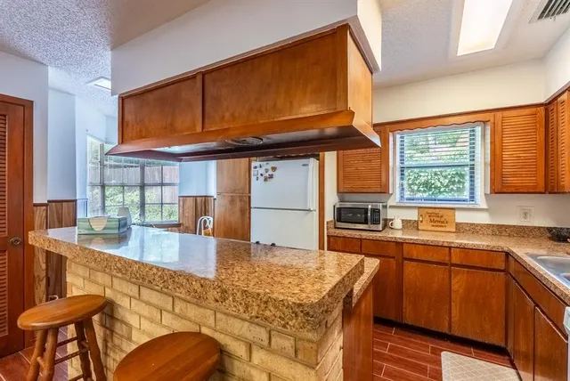 $259,000 | 1712 Foster Drive, Arlington, TX 76012