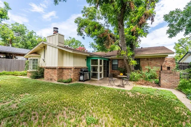 $259,000 | 1712 Foster Drive, Arlington, TX 76012