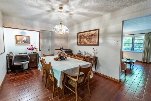 $259,000 | 1712 Foster Drive, Arlington, TX 76012