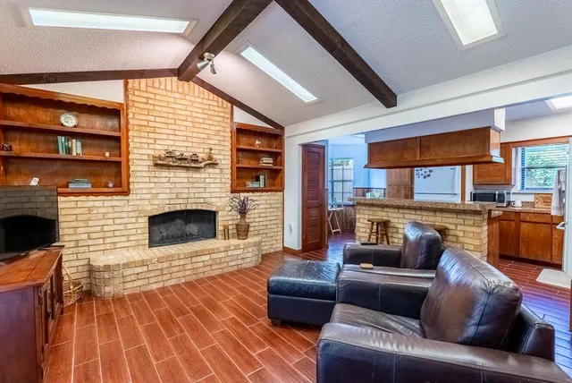 $259,000 | 1712 Foster Drive, Arlington, TX 76012