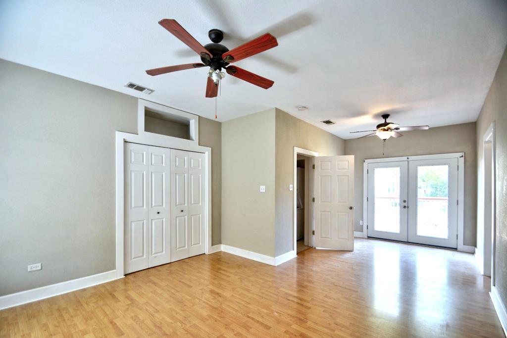 659 Town Creek Road Kerrville, TX 78028 - Photo 21 of 25